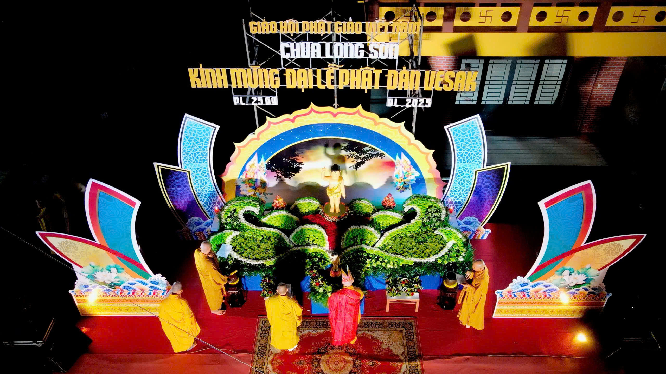 Chùa Long Sơn Hoài Nhơn trang nghiêm tổ chức lễ tắm Phật